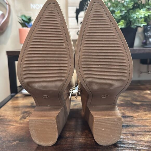 Universal Thread‎ Tan western Bootie size 8 - Picture 11 of 12
